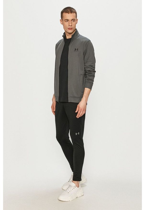 Under Armour - Longsleeve. Okazja: na co dzień. Kolor: czarny. Materiał: dzianina. Długość rękawa: długi rękaw. Wzór: gładki. Styl: casual