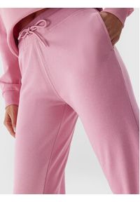 4f - 4F Spodnie dresowe 4FAW23TTROF474 Różowy Regular Fit. Kolor: różowy. Materiał: bawełna, dresówka