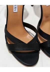 AQUAZZURA - Czarne sandały na obcasie. Kolor: czarny. Obcas: na obcasie. Styl: klasyczny. Wysokość obcasa: średni #4