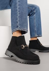 Renee - Czarne Botki w Stylu Loafersów Zdobione Metaliczną Aplikacją Aqianey. Kolor: czarny. Materiał: jeans. Wzór: aplikacja. Styl: klasyczny #1