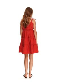 TOP SECRET - Bawełniana sukienka mini z marszczeniami. Kolor: czerwony. Materiał: bawełna. Długość rękawa: na ramiączkach. Sezon: lato. Styl: wakacyjny. Długość: mini
