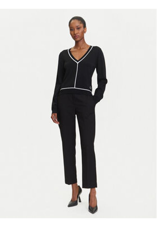 Karl Lagerfeld - KARL LAGERFELD Sweter A3W18023 Czarny Regular Fit. Typ kołnierza: dekolt w karo. Kolor: czarny. Materiał: syntetyk, wiskoza