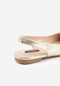 Born2be - Złote Pudrowe Sandały Slingback z Noskiem w Szpic Arrilla. Okazja: do pracy, na co dzień. Kolor: złoty. Styl: elegancki, klasyczny, casual #4