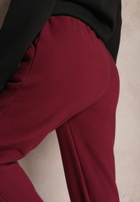 Renee - Bordowe Dzianinowe Spodnie z Gumką w Pasie Matrila. Kolor: czerwony. Materiał: dzianina