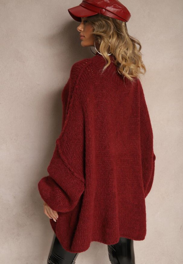 Renee - Bordowy Golf Oversize z Wełną z Opadającą Linią Ramion Lilirea. Okazja: na co dzień. Typ kołnierza: golf. Kolor: czerwony. Materiał: wełna. Styl: casual, elegancki