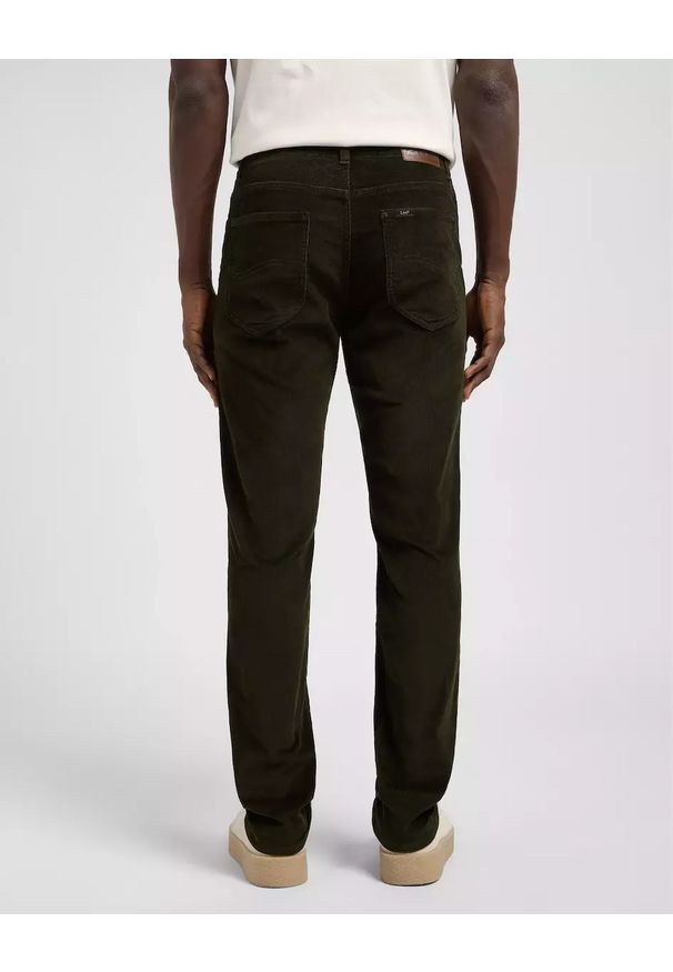 Lee - MESKIE SPODNIE MATERIALOWE LEE SLIM FIT MVP OLIVE NIGHT 112370601