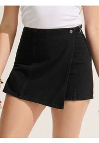 Sinsay - Jeansowe spódnico-spodenki - czarny. Kolor: czarny. Materiał: jeans
