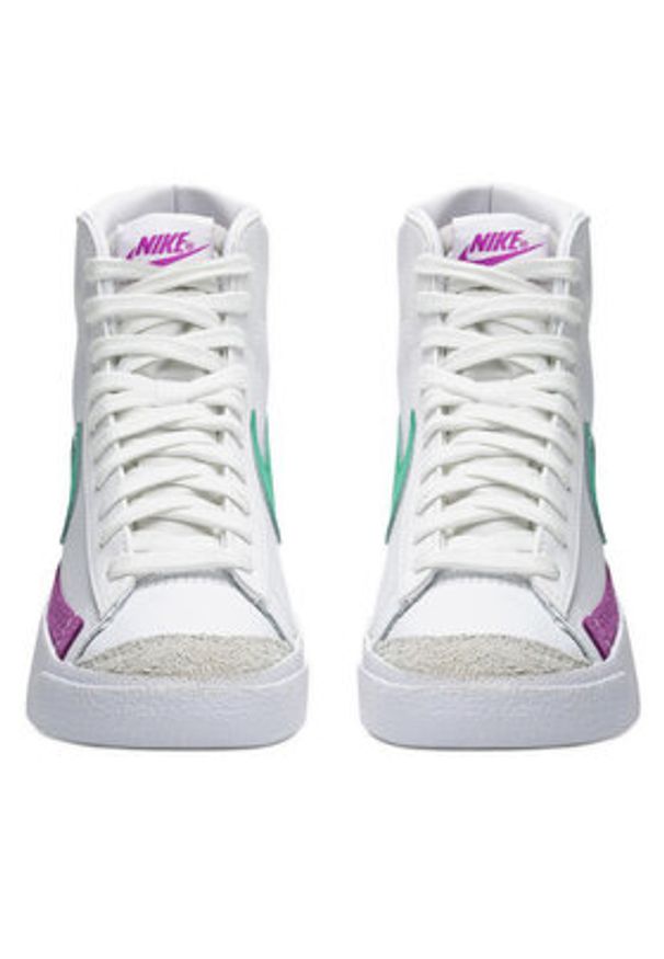 Nike Trampki CZ1055-123-W Biały. Kolor: biały. Materiał: skóra