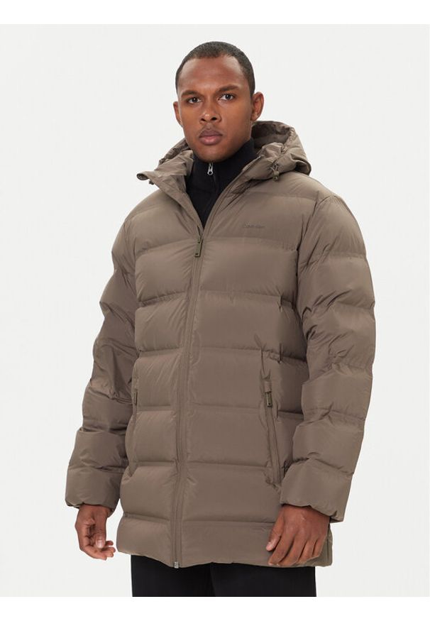 Calvin Klein Kurtka puchowa LV04LD516G Beżowy Regular Fit. Kolor: beżowy. Materiał: syntetyk