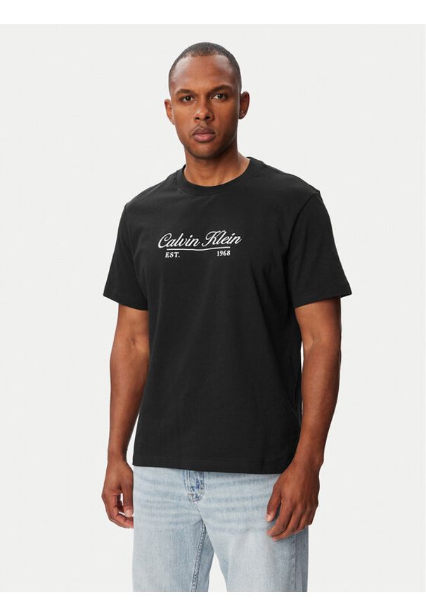 Calvin Klein Jeans T-Shirt LV04RG822G Czarny Regular Fit. Kolor: czarny. Materiał: bawełna