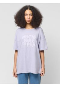 outhorn - T-shirt oversize z nadrukiem damski - fioletowy. Okazja: na plażę. Kolor: fioletowy. Materiał: bawełna, materiał, dzianina. Wzór: nadruk. Styl: wakacyjny #3