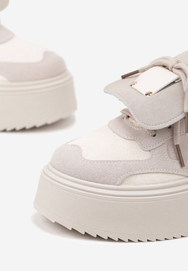 Born2be - Beżowe Sneakersy na Grubej Podeszwie z Wywiniętym Językiem i Kokardą Ellisare. Okazja: na co dzień. Kolor: beżowy. Materiał: jeans