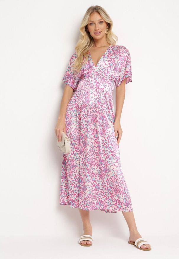 Born2be - Fioletowa Rozkloszowana Sukienka z Krótkim Rękawem Zwężana w Talii Bexbia. Okazja: na co dzień. Kolor: fioletowy. Materiał: skóra. Długość rękawa: krótki rękaw. Typ sukienki: rozkloszowane. Styl: wizytowy, casual