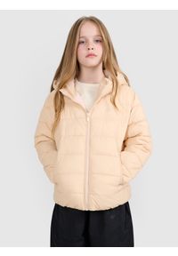4f - 4F Kurtka puchowa z wypełnieniem syntetycznym dziewczęca - beżowa 122 (6-7 lat). Okazja: na co dzień. Typ kołnierza: kaptur, kołnierzyk stójkowy. Kolor: beżowy. Materiał: puch, syntetyk. Długość: długie. Sezon: lato. Styl: sportowy, klasyczny, elegancki, casual #1