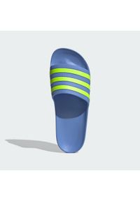 Adidas - Klapki adilette Aqua. Kolor: niebieski, wielokolorowy, żółty. Styl: sportowy