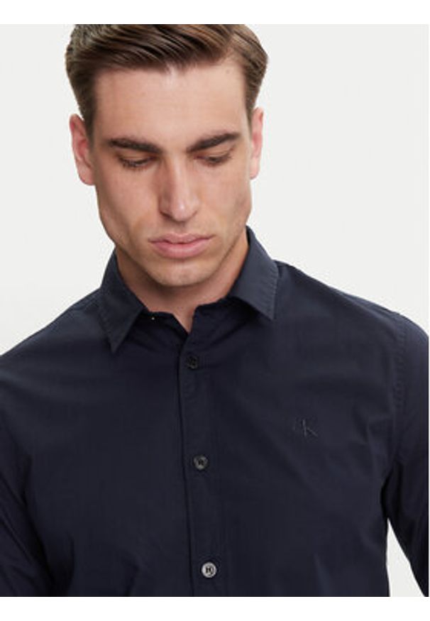 Calvin Klein Jeans Koszula J30J324614 Granatowy Slim Fit. Kolor: niebieski. Materiał: bawełna