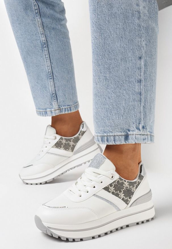 Born2be - Białe Sneakersy na Grubej Podeszwie z Brokatem i Materiałowymi Wstawkami Dinrila. Okazja: na co dzień. Kolor: biały. Materiał: materiał