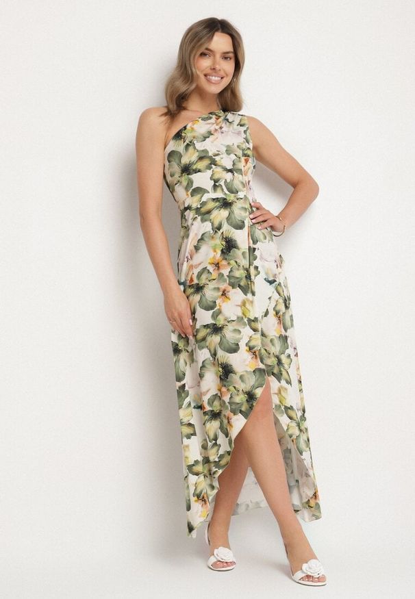 Born2be - Ciemnozielona Wiskozowa Kwiatowa Sukienka o Asymetrycznym Kroju Lironia. Okazja: na co dzień. Kolor: zielony. Materiał: wiskoza. Wzór: kwiaty. Sezon: wiosna, lato. Typ sukienki: asymetryczne. Styl: casual, elegancki