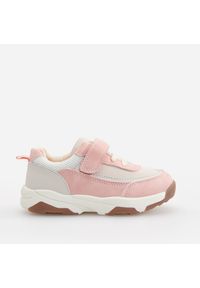 Reserved - Sneakersy z łączonych materiałów - Różowy. Kolor: różowy. Materiał: materiał