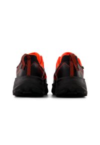 Buty męskie New Balance Fresh Foam X Hierro v9 Gore-Tex MTHIGLC9 – pomarańczowe. Kolor: czarny. Materiał: materiał, syntetyk. Szerokość cholewki: normalna. Technologia: Gore-Tex. Sport: bieganie, fitness #6