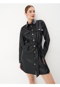 Mohito - Szmizjerka mini - Czarny. Kolor: czarny. Typ sukienki: szmizjerki. Długość: mini #2