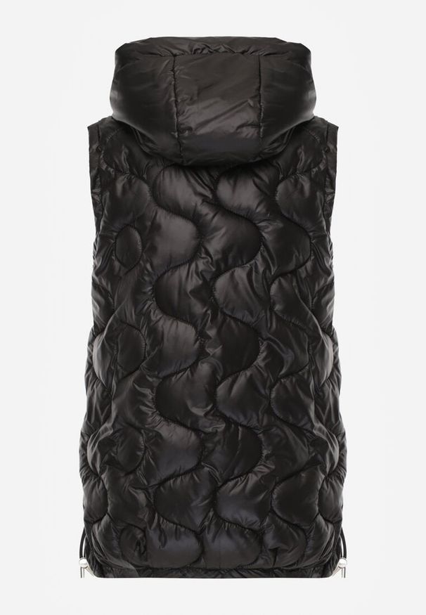 Renee - Czarna Kamizelka z Odpinanym Kapturem Ozdobnie Pikowana Silzeki. Okazja: na co dzień. Kolor: czarny. Materiał: jeans, materiał. Sezon: wiosna, jesień. Styl: casual, elegancki, sportowy, klasyczny