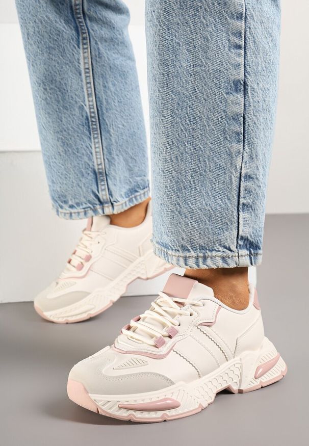 Renee - Beżowo-Różowe Sneakersy w Streetwearowym Stylu z Ozdobnymi Przeszyciami Isallena. Okazja: na co dzień. Zapięcie: sznurówki. Kolor: beżowy