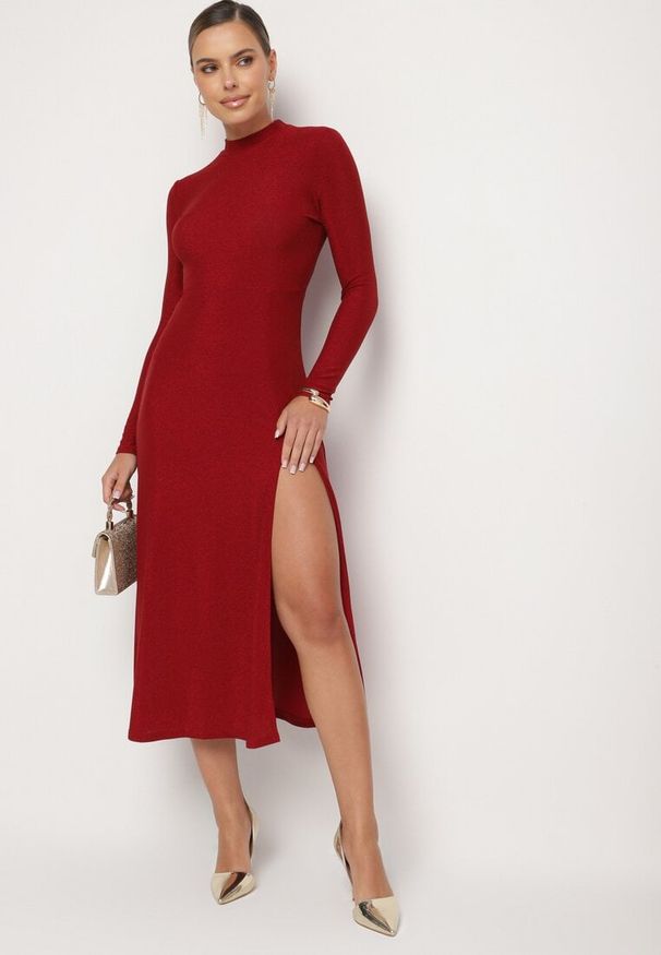 Born2be - Bordowa Sukienka z Wiskozą Ozdobiona Brokatem w Eleganckim Stylu Werirra. Okazja: na imprezę. Kolor: czerwony. Materiał: wiskoza. Wzór: aplikacja. Styl: elegancki