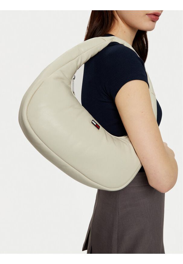 Tommy Jeans Torebka Tjw Pillow Shoulder Bag AW0AW16977 Beżowy. Kolor: beżowy. Materiał: skórzane