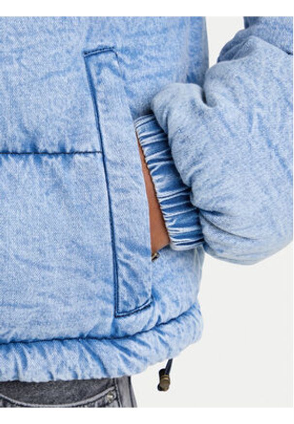 Guess Jeans Kurtka zimowa W5BL85 D6181 Niebieski Regular Fit. Kolor: niebieski. Materiał: bawełna. Sezon: zima