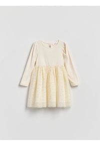 Reserved - Sukienka z tiulowym dołem - kremowy. Kolor: kremowy. Materiał: tiul #1