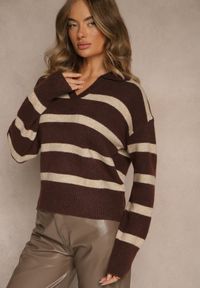 Renee - Brązowy Sweter z Wełną Zdobiony Kołnierzykiem i Wzorem w Paski Tevila. Okazja: na co dzień. Typ kołnierza: dekolt w serek. Kolor: brązowy. Materiał: wełna. Wzór: paski, aplikacja. Styl: elegancki, casual, sportowy #5