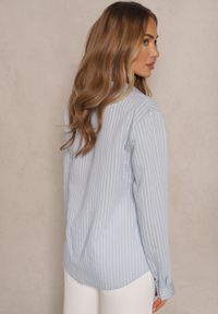 Renee - Jasnoniebieska Casualowa Koszula z Dodatkiem Bawełny w Paski Merinete. Okazja: na co dzień. Kolor: niebieski. Materiał: bawełna. Wzór: paski. Styl: casual #4