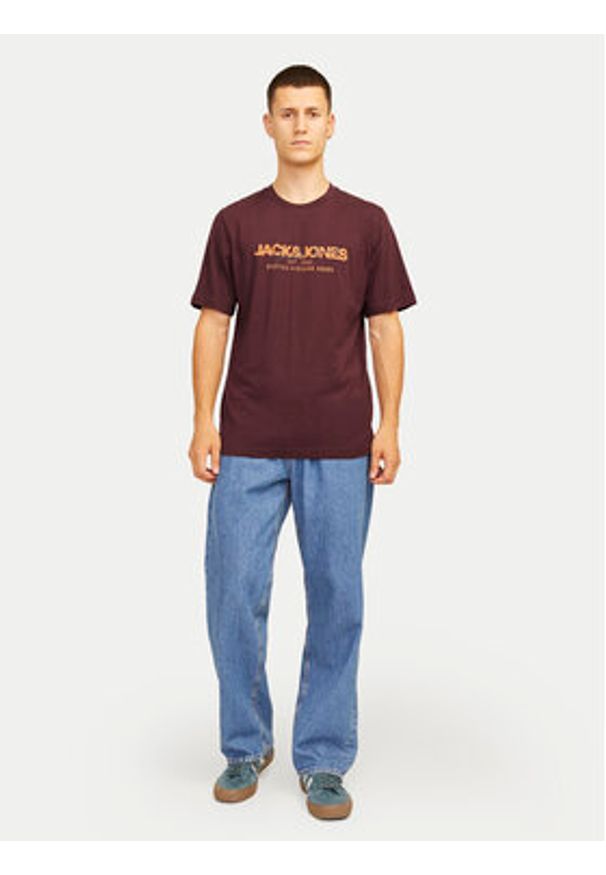 Jack & Jones - Jack&Jones T-Shirt Alvis 12256803 Czerwony Standard Fit. Kolor: czerwony. Materiał: bawełna