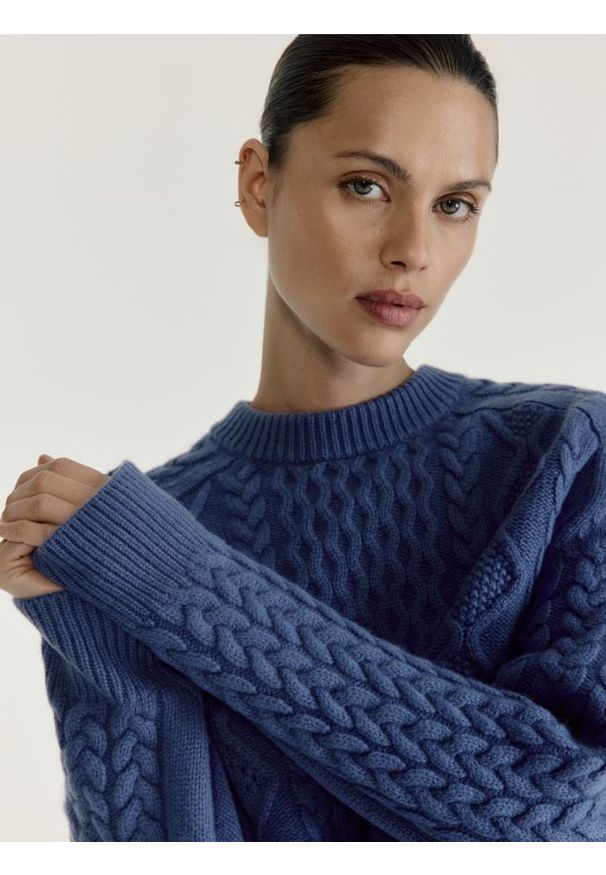 Reserved - Wełniany sweter z domieszką kaszmiru - niebieski. Kolor: niebieski. Materiał: wełna, kaszmir