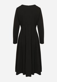 Born2be - Czarna Elegancka Sukienka Rozkloszowana Temarielis. Kolor: czarny. Długość rękawa: długi rękaw. Typ sukienki: oversize, rozkloszowane. Styl: elegancki #5