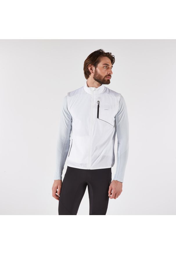 KIPRUN - Kamizelka do biegania męska Kiprun Run 500. Kolor: biały. Materiał: poliester, materiał, elastan. Długość rękawa: bez rękawów. Sport: bieganie