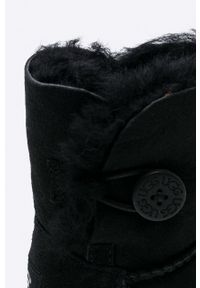 Ugg - UGG Obuwie zimowe kolor czarny. Nosek buta: okrągły. Kolor: czarny. Materiał: wełna. Sezon: zima
