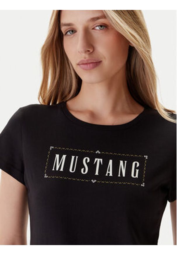 Mustang T-Shirt Loa 1016754 Czarny Slim Fit. Kolor: czarny. Materiał: bawełna