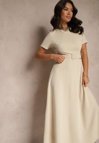 Renee - Beżowa Sukienka o Rozkloszowanym Kroju z Ozdobnym Paskiem Desiliena. Okazja: na co dzień. Kolor: beżowy. Materiał: denim. Typ sukienki: rozkloszowane. Styl: klasyczny, elegancki, casual #3