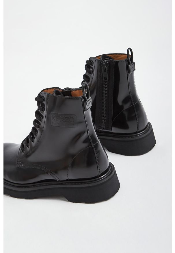 Kenzo - Trapery damskie skórzane KENZO. Materiał: skóra