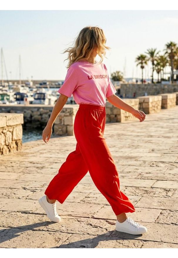 Sinsay - Bawełniana koszulka z napisem LA BRIOCHE - różowy. Kolor: różowy. Materiał: bawełna. Wzór: napisy