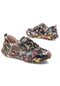 Sneakersy damskie Laura Vita, cholewka ze skóry naturalnej z delikatną siateczką wzór kwiatowy sznurowane lekka podeszwa wygodny fason, czarne, Jocta. Okazja: na co dzień. Zapięcie: sznurówki. Kolor: czarny. Materiał: skóra. Szerokość cholewki: normalna. Wzór: kwiaty. Styl: casual, klasyczny #7