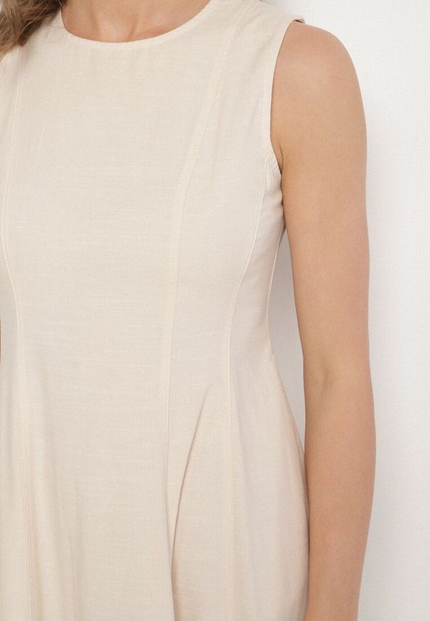 Born2be - Jasnobeżowa Rozkloszowana Sukienka z Bawełną i Wiskozą Ozdobiona Rozcięciem na Nogę Devirael. Okazja: na imprezę, na co dzień, na spacer. Kolor: beżowy. Materiał: wiskoza, bawełna. Wzór: aplikacja. Styl: casual