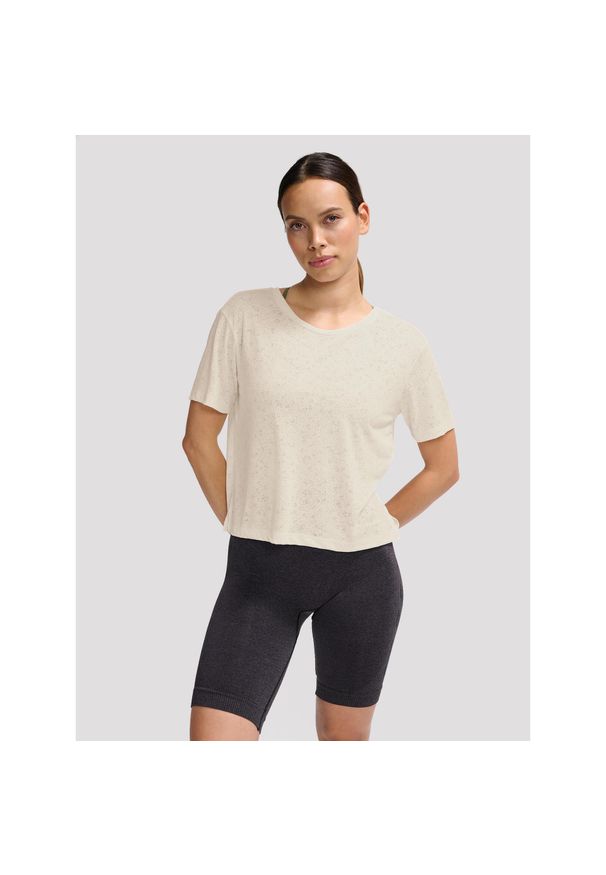 Damski jersey Hummel MT Light Burnout. Kolor: wielokolorowy, biały, beżowy. Materiał: jersey. Długość rękawa: krótki rękaw. Długość: krótkie. Sport: piłka nożna