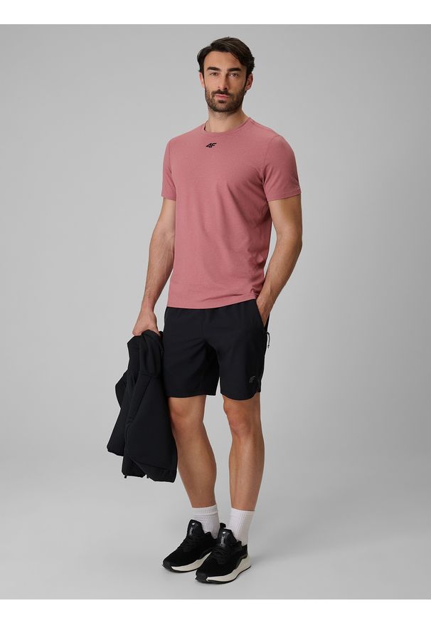 4f - 4F Koszulka treningowa regular szybkoschnąca męska - koralowa XL. Kolor: pomarańczowy. Materiał: materiał, włókno. Sport: fitness