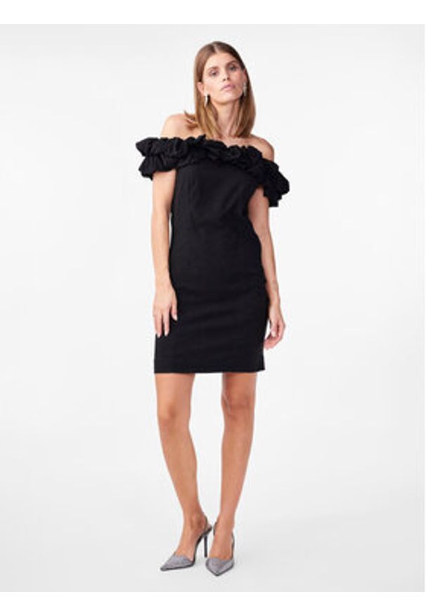 YAS Sukienka koktajlowa Carrie 26034740 Czarny Slim Fit. Kolor: czarny. Materiał: syntetyk. Styl: wizytowy