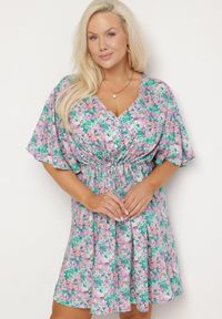 Born2be - Fioletowa Sukienka z Wiskozy Ściągana w Talii w Kwiaty Liranette. Okazja: na co dzień. Typ kołnierza: dekolt w serek. Kolor: fioletowy. Materiał: wiskoza. Wzór: kwiaty. Styl: klasyczny, elegancki, casual
