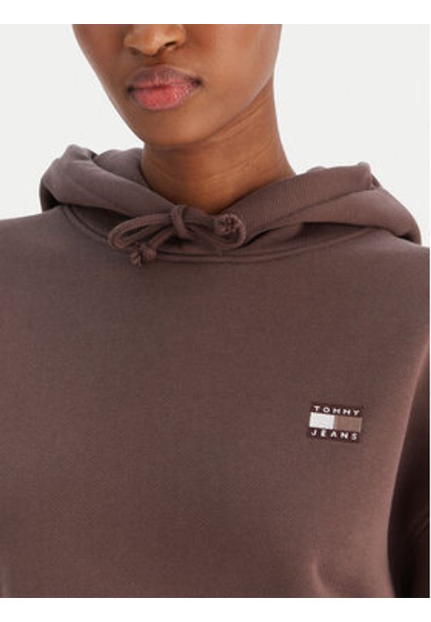 Tommy Jeans Bluza Badge DW0DW19414 Brązowy Boxy Fit. Kolor: brązowy. Materiał: bawełna