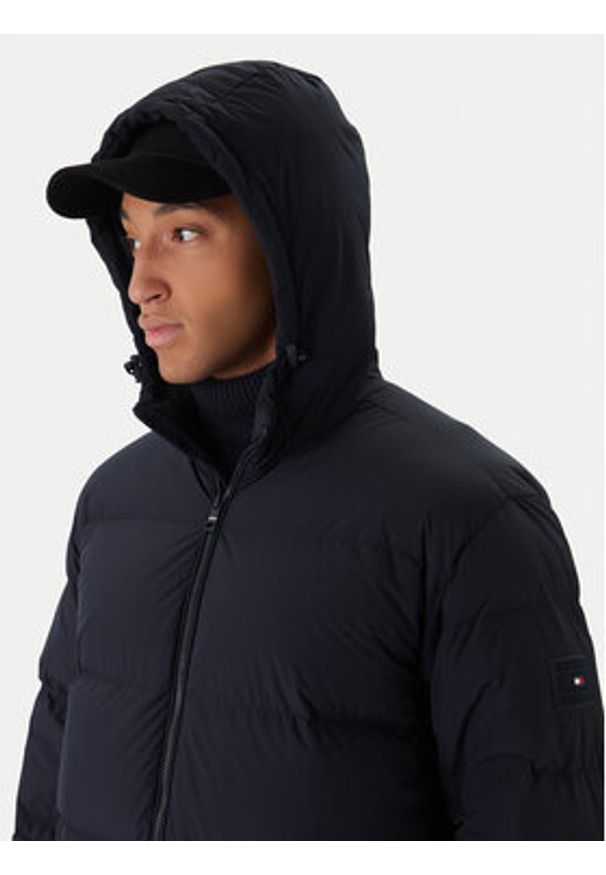 TOMMY HILFIGER - Tommy Hilfiger Kurtka puchowa MW0MW40628 Granatowy Regular Fit. Kolor: niebieski. Materiał: syntetyk